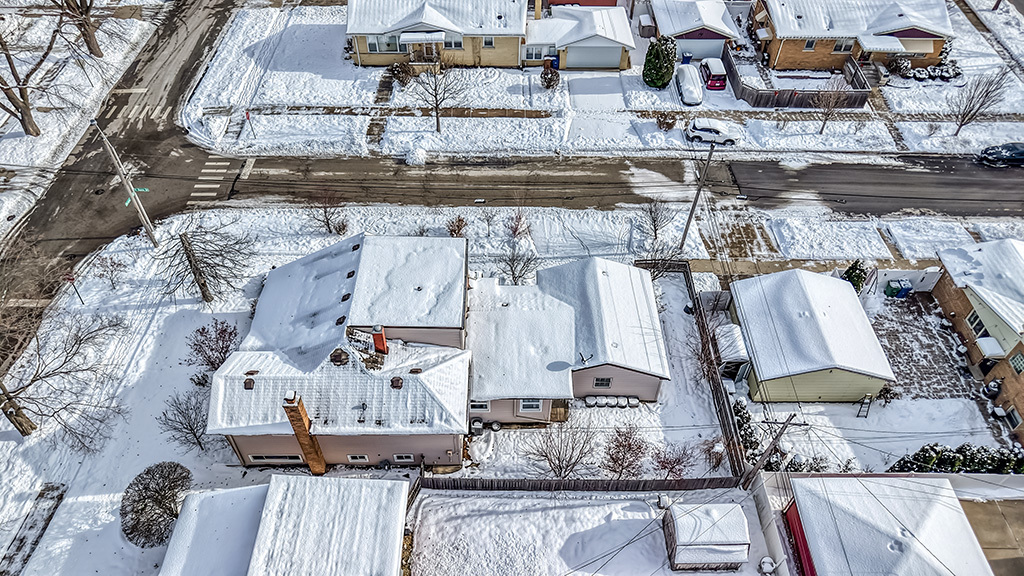 5001 Harnew Road, Oak Lawn, IL 60453