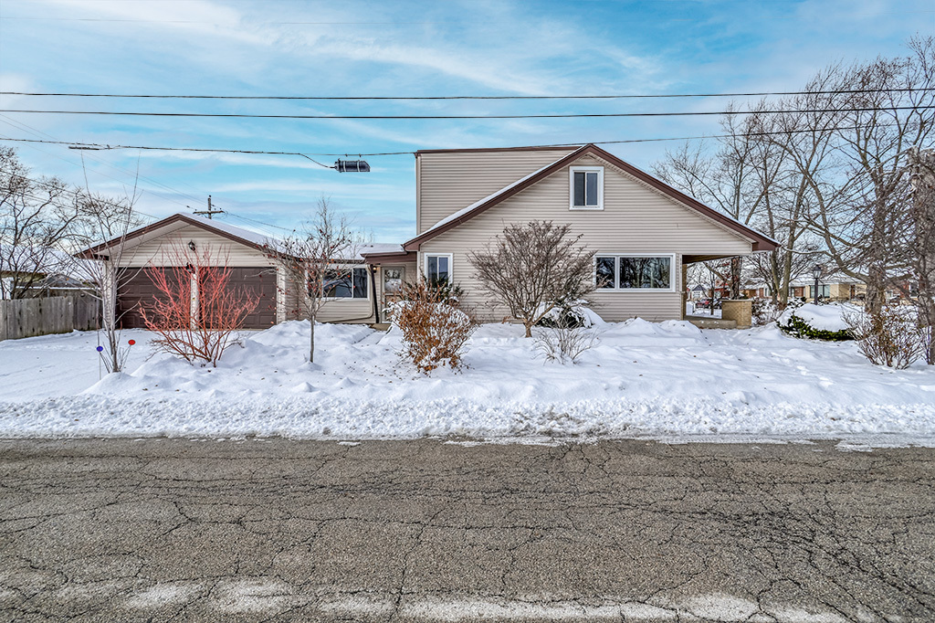 5001 Harnew Road, Oak Lawn, IL 60453