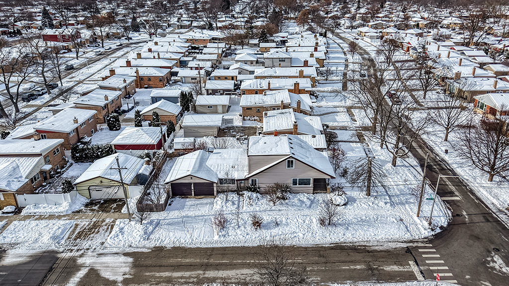 5001 Harnew Road, Oak Lawn, IL 60453