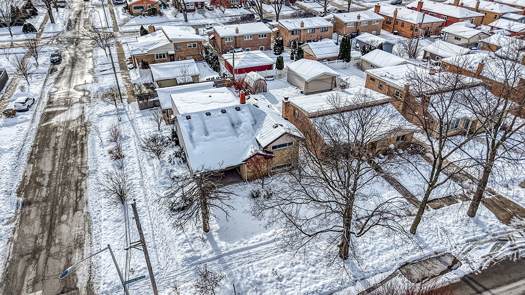 5001 Harnew Road, Oak Lawn, IL 60453