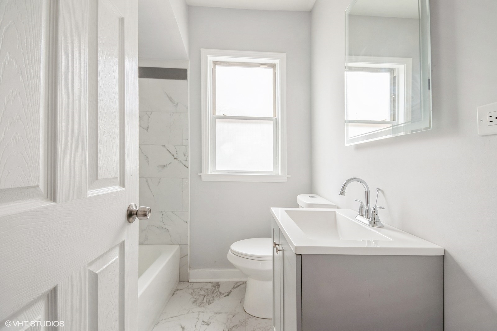 7653 S SEELEY Avenue, Chicago, IL 60620