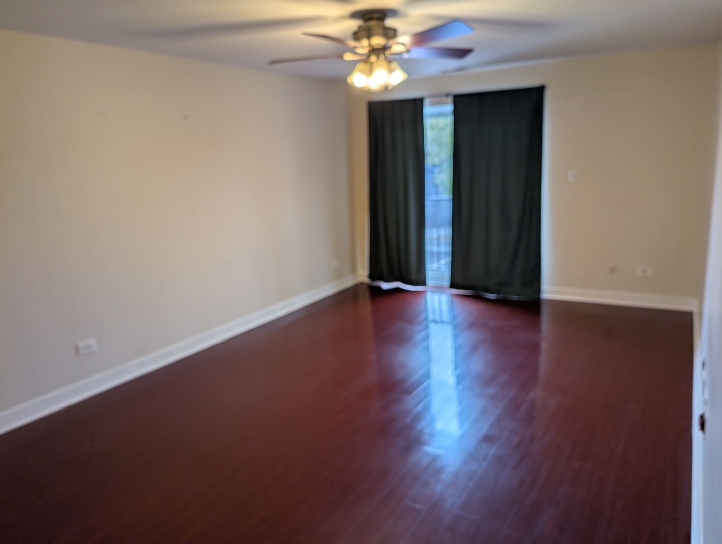 960 S River Road #208, Des Plaines, IL 60016