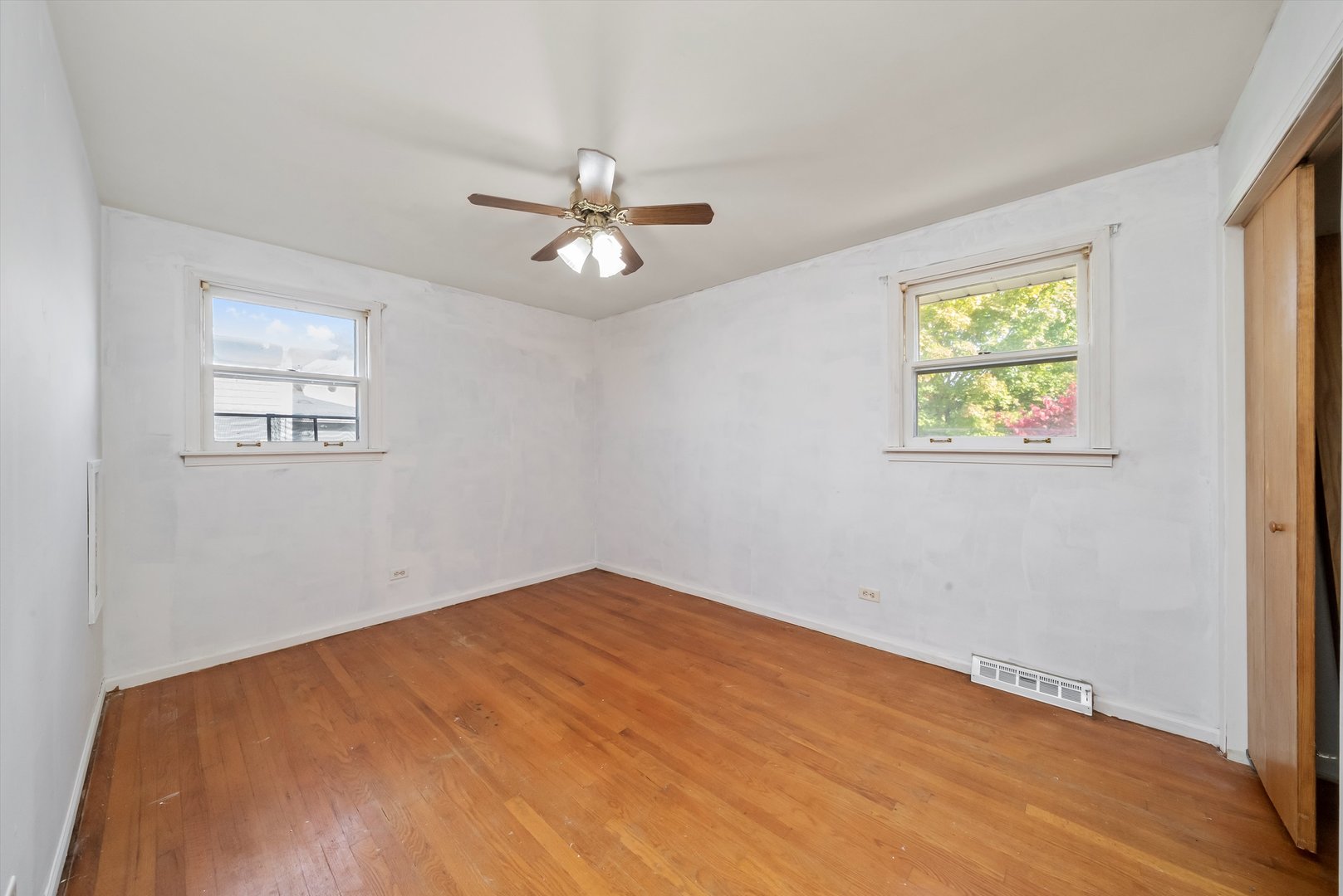 8521 S 83rd Avenue, Hickory Hills, IL 60457