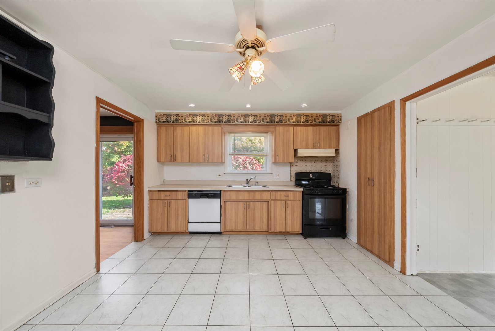 8521 S 83rd Avenue, Hickory Hills, IL 60457