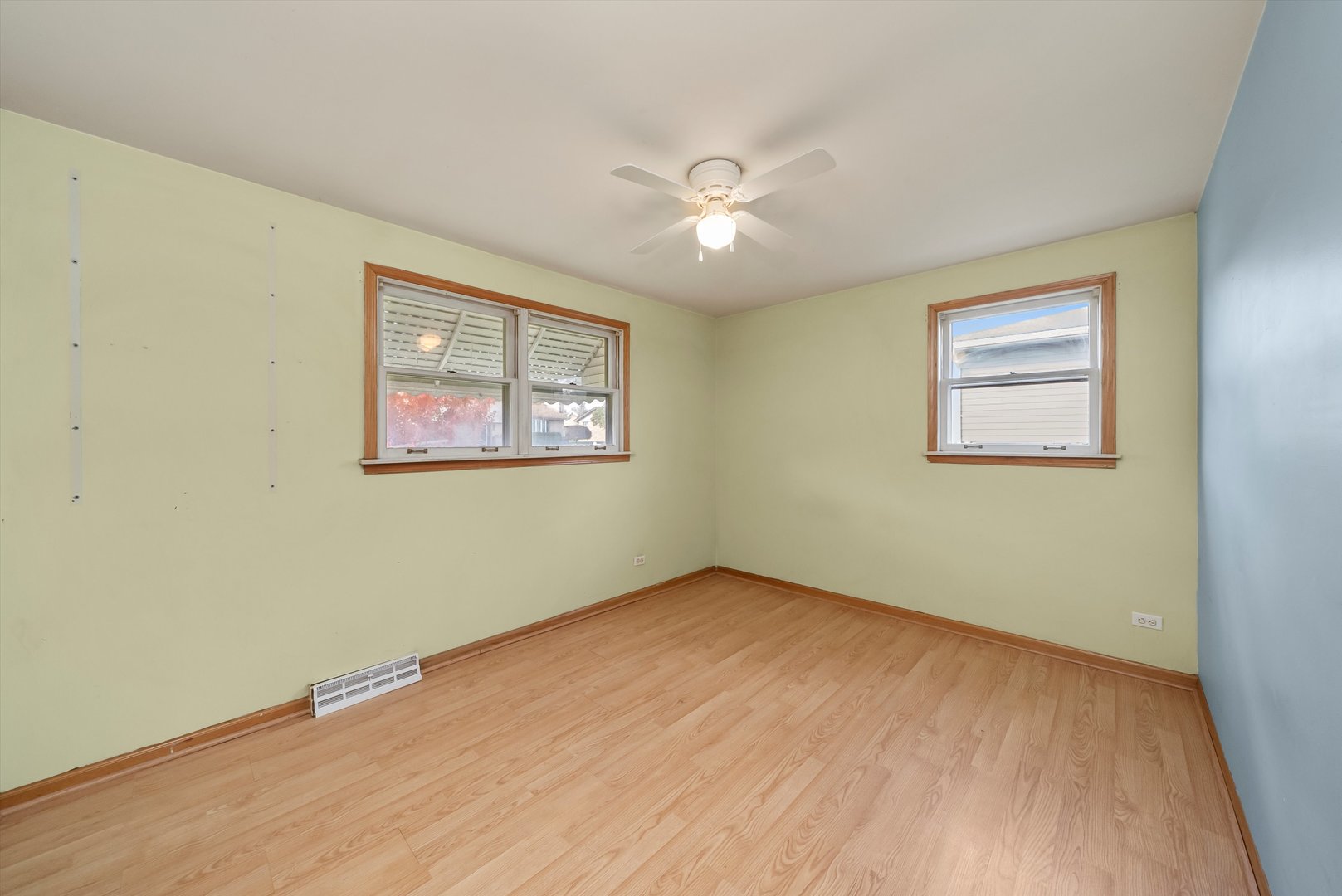 8521 S 83rd Avenue, Hickory Hills, IL 60457