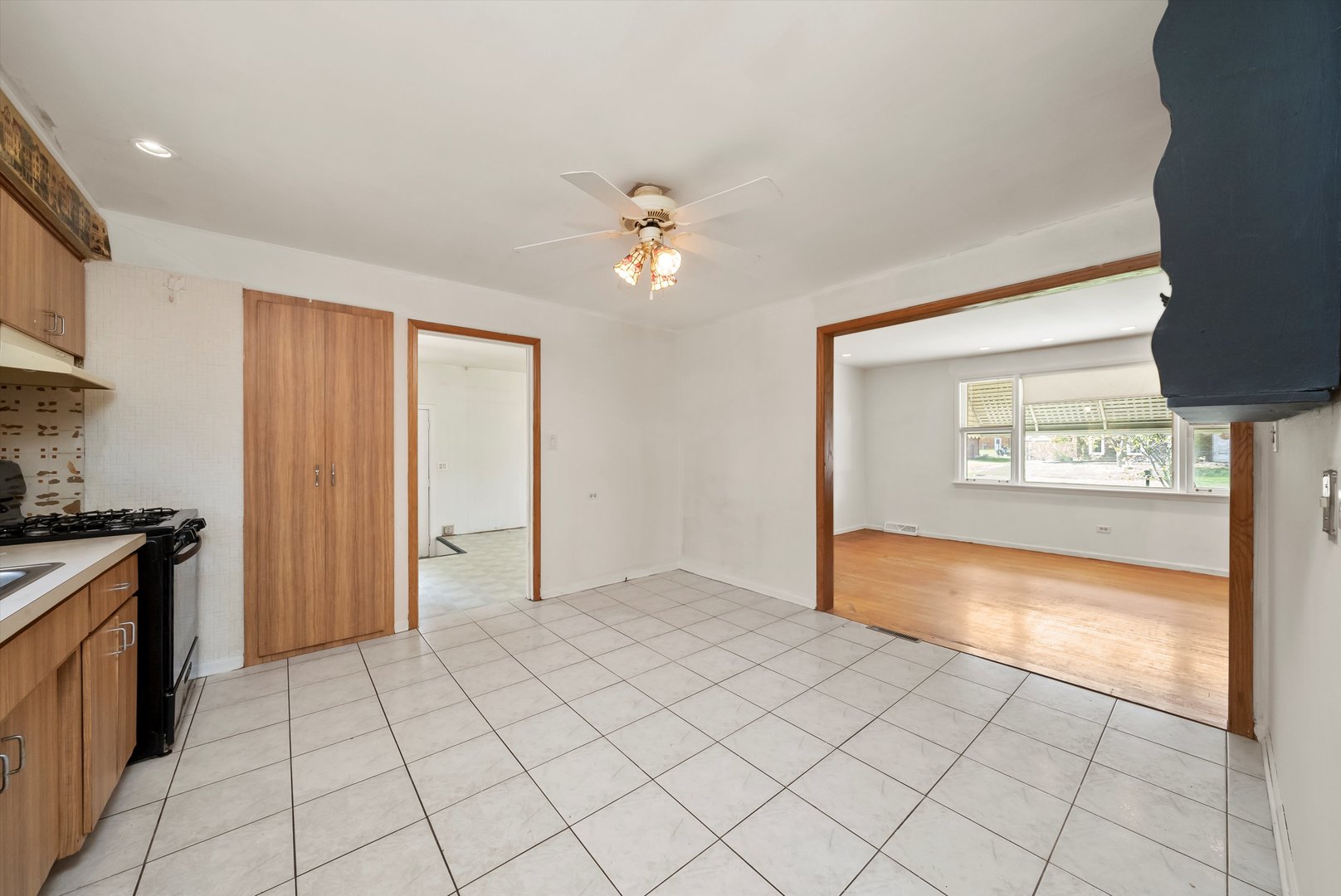 8521 S 83rd Avenue, Hickory Hills, IL 60457