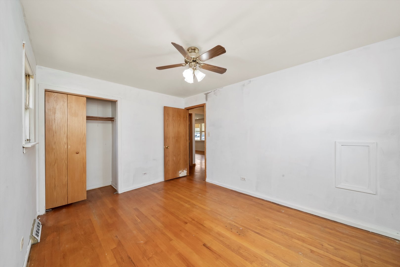 8521 S 83rd Avenue, Hickory Hills, IL 60457