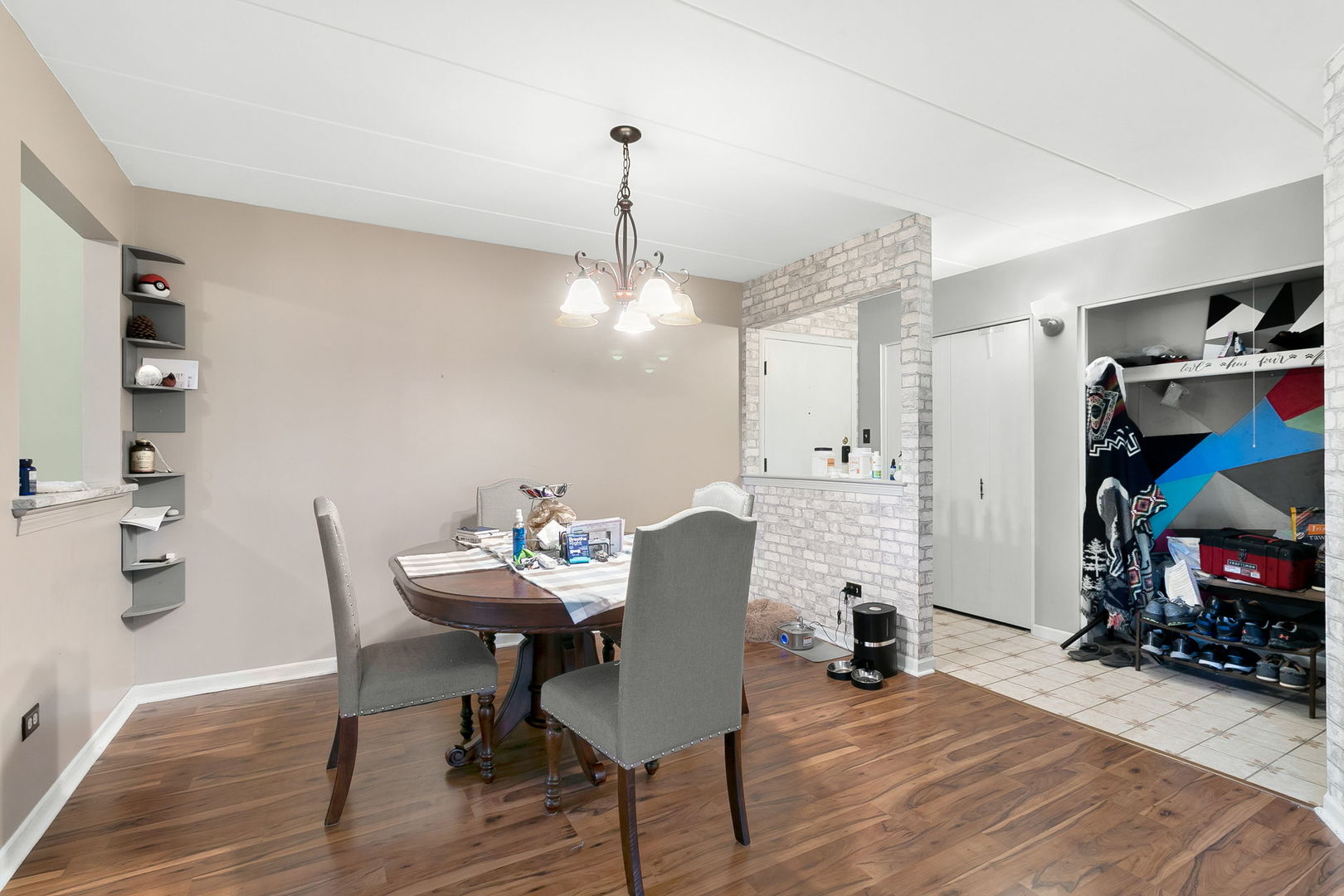 11045 S Theresa Circle #2B, Palos Hills, IL 60465