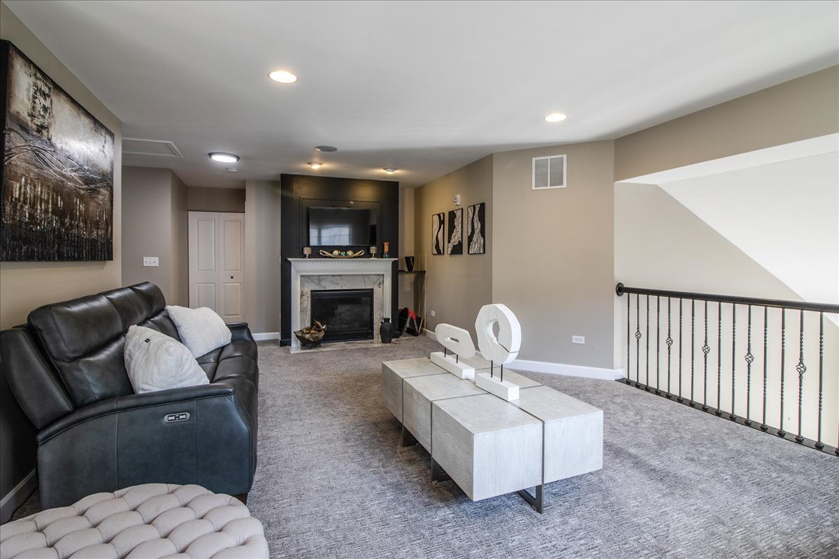 2783 Blakely Lane, Naperville, IL 60540