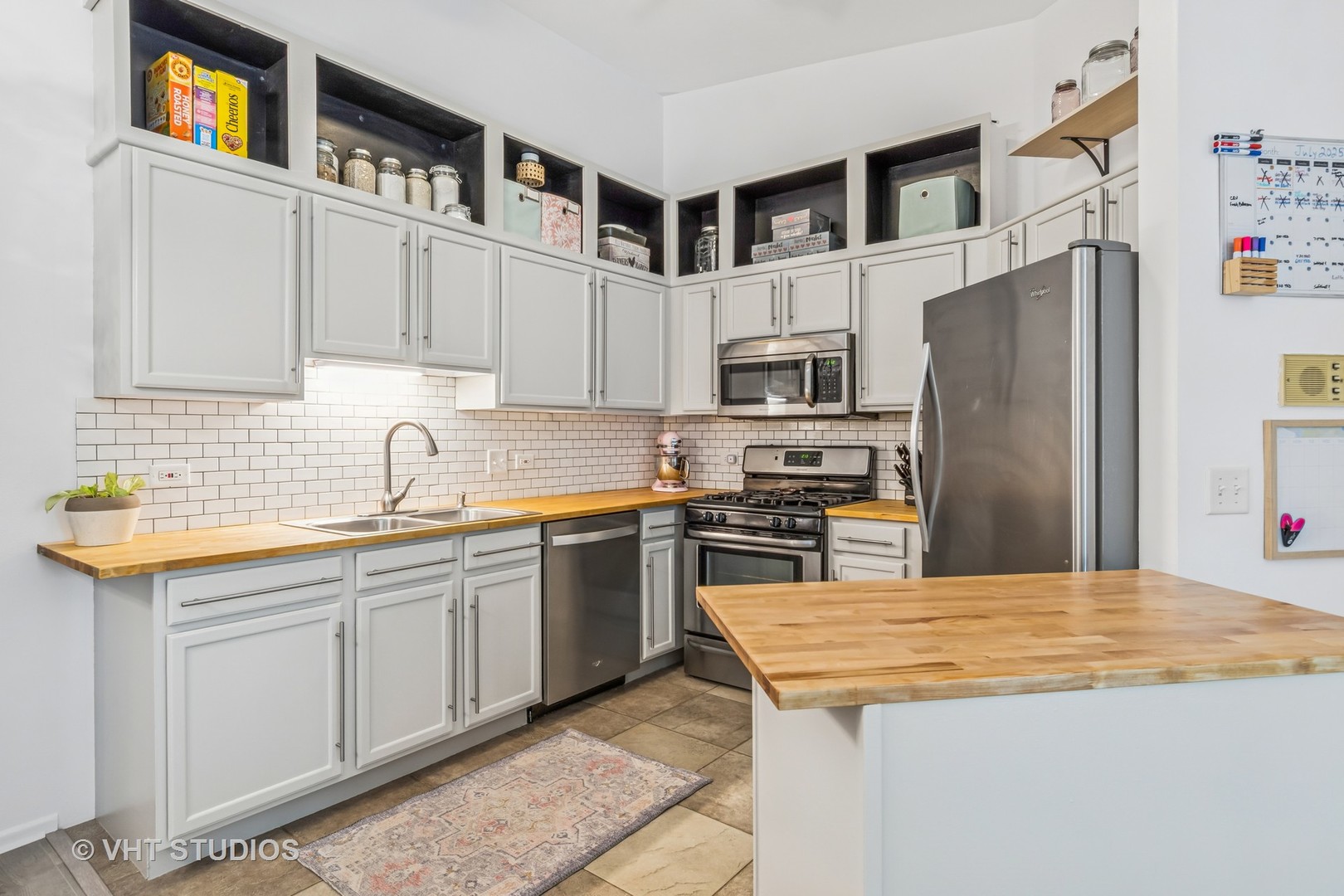 1336 McDowell Road #201, Naperville, IL 60563