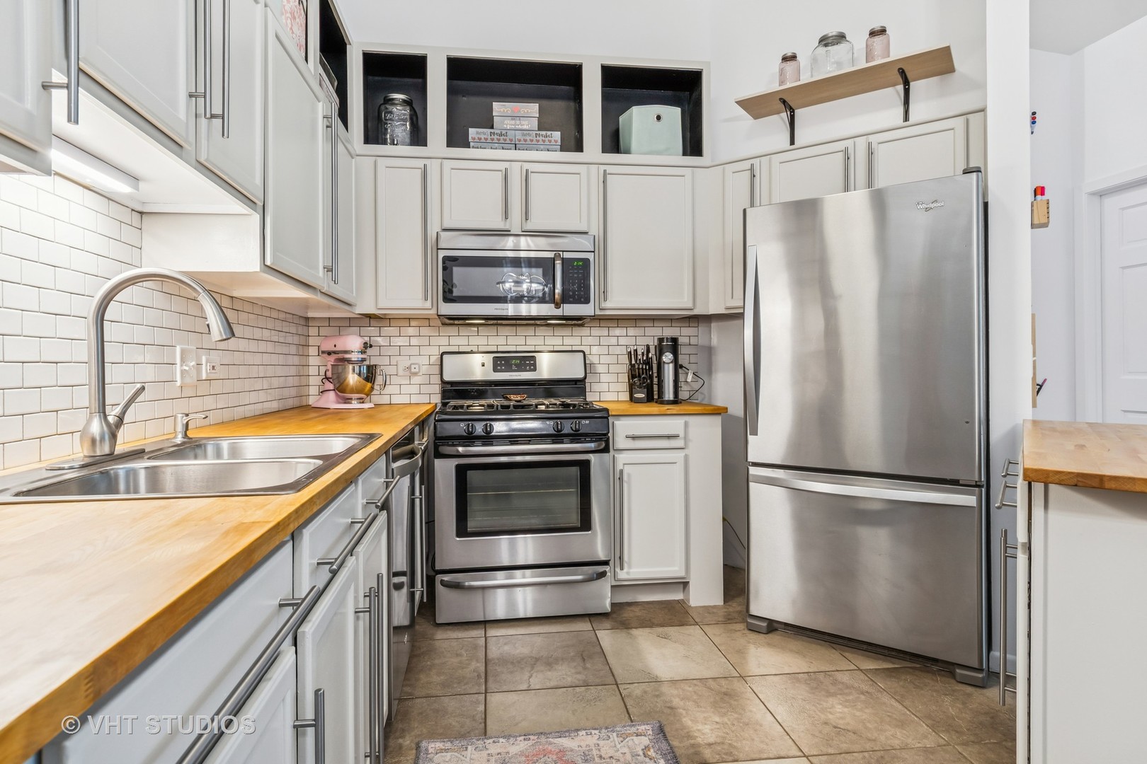 1336 McDowell Road #201, Naperville, IL 60563