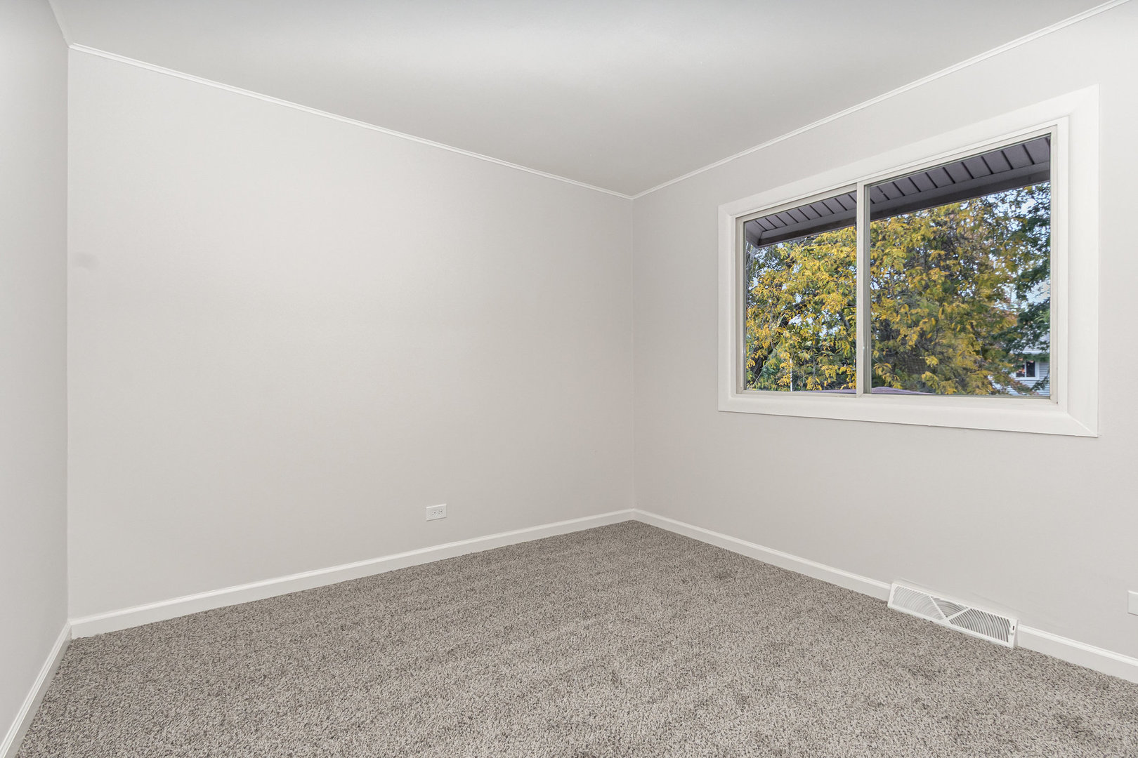 597 Eric Way, Bolingbrook, IL 60440