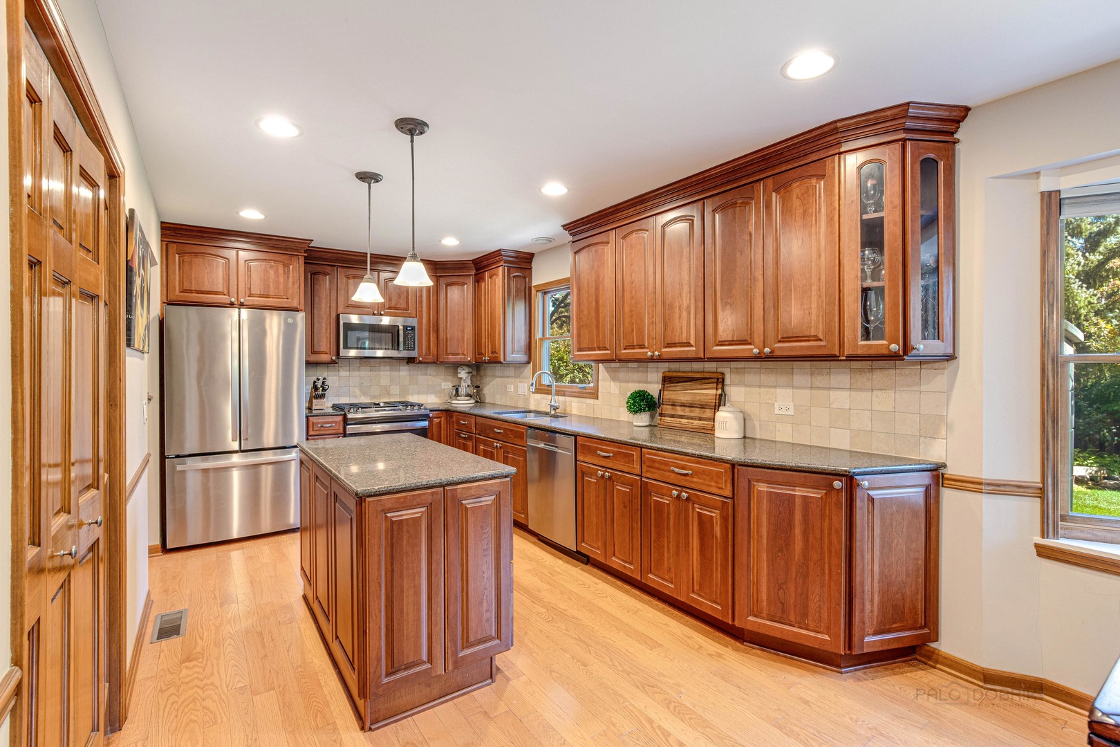 619 N California Avenue, Mundelein, IL 60060