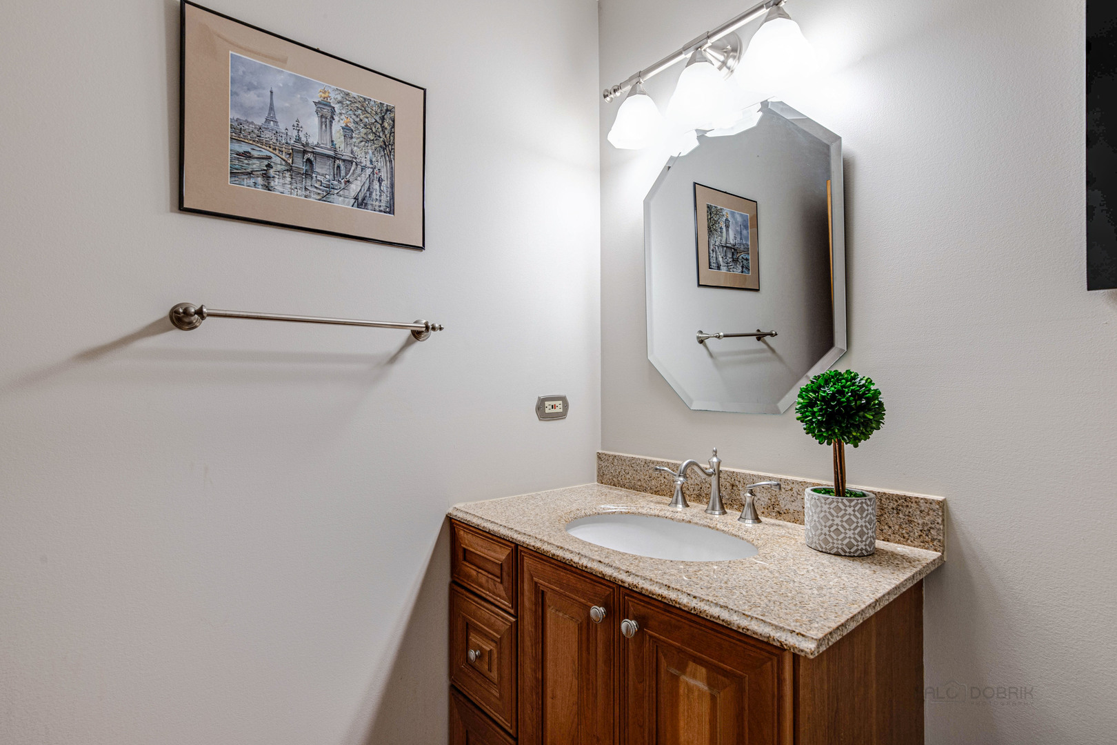 619 N California Avenue, Mundelein, IL 60060