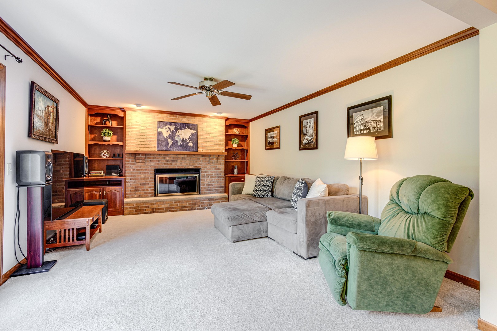 619 N California Avenue, Mundelein, IL 60060