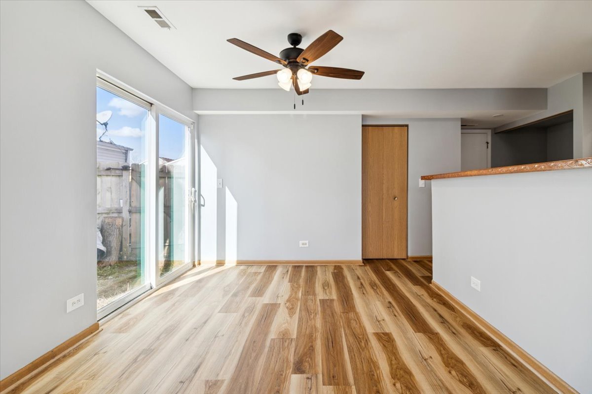 1752 Simms Street, Aurora, IL 60504