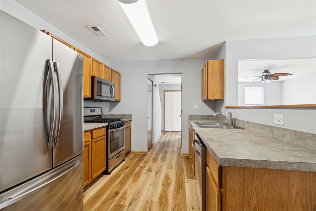 1752 Simms Street, Aurora, IL 60504