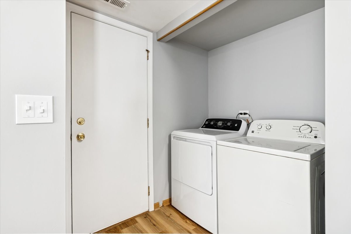 1752 Simms Street, Aurora, IL 60504