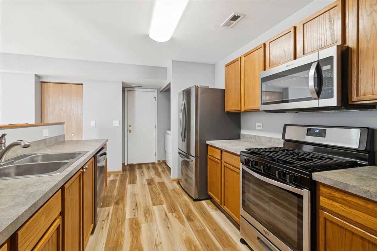 1752 Simms Street, Aurora, IL 60504