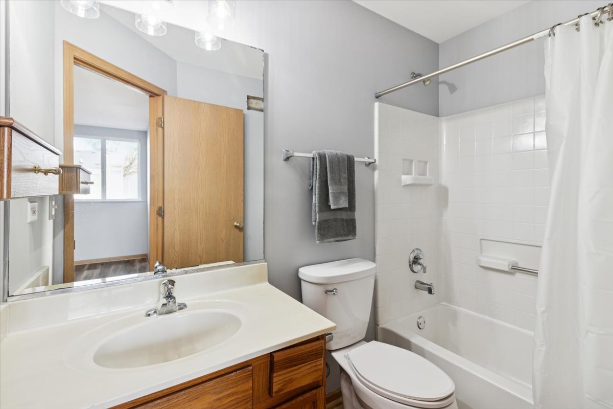 1752 Simms Street, Aurora, IL 60504