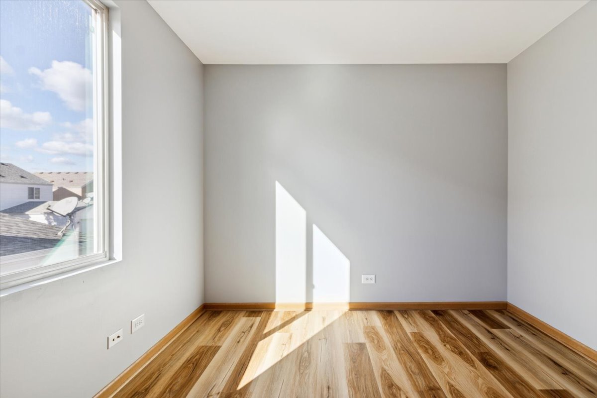 1752 Simms Street, Aurora, IL 60504