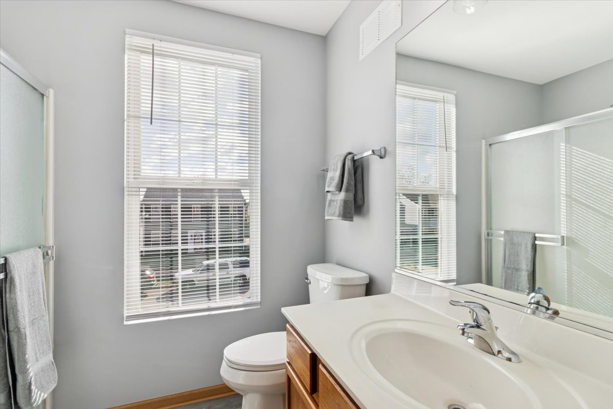 1752 Simms Street, Aurora, IL 60504