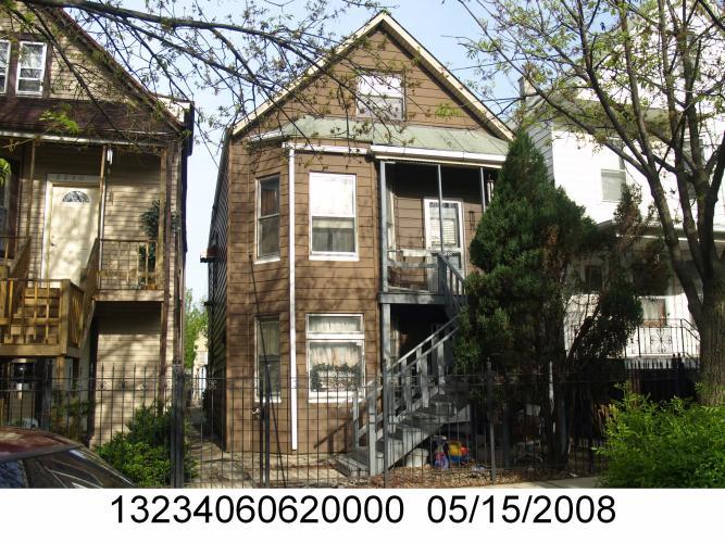 3222 N Drake Avenue, Chicago, IL 60618