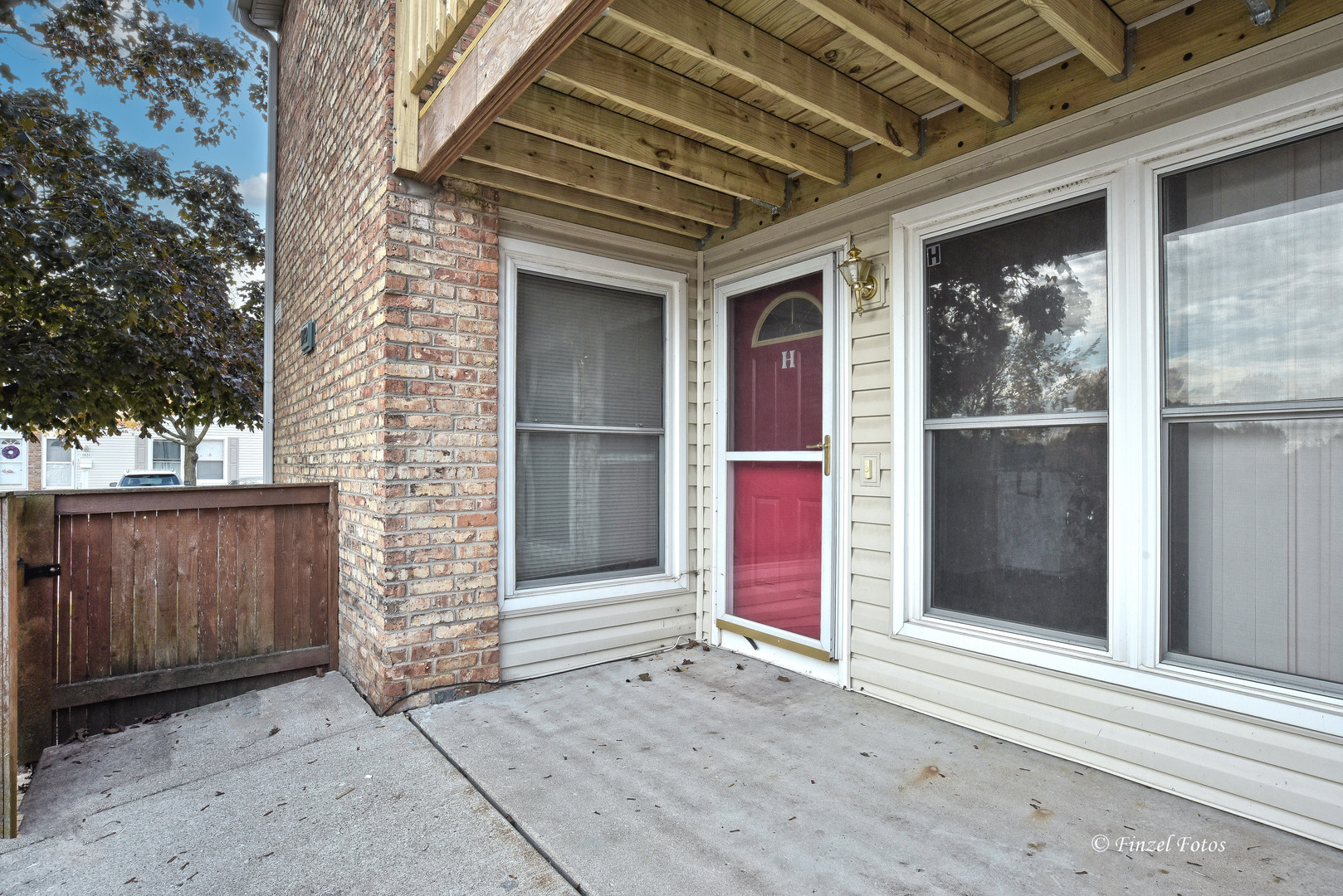 1940 Kenilworth Circle #H, Hoffman Estates, IL 60169