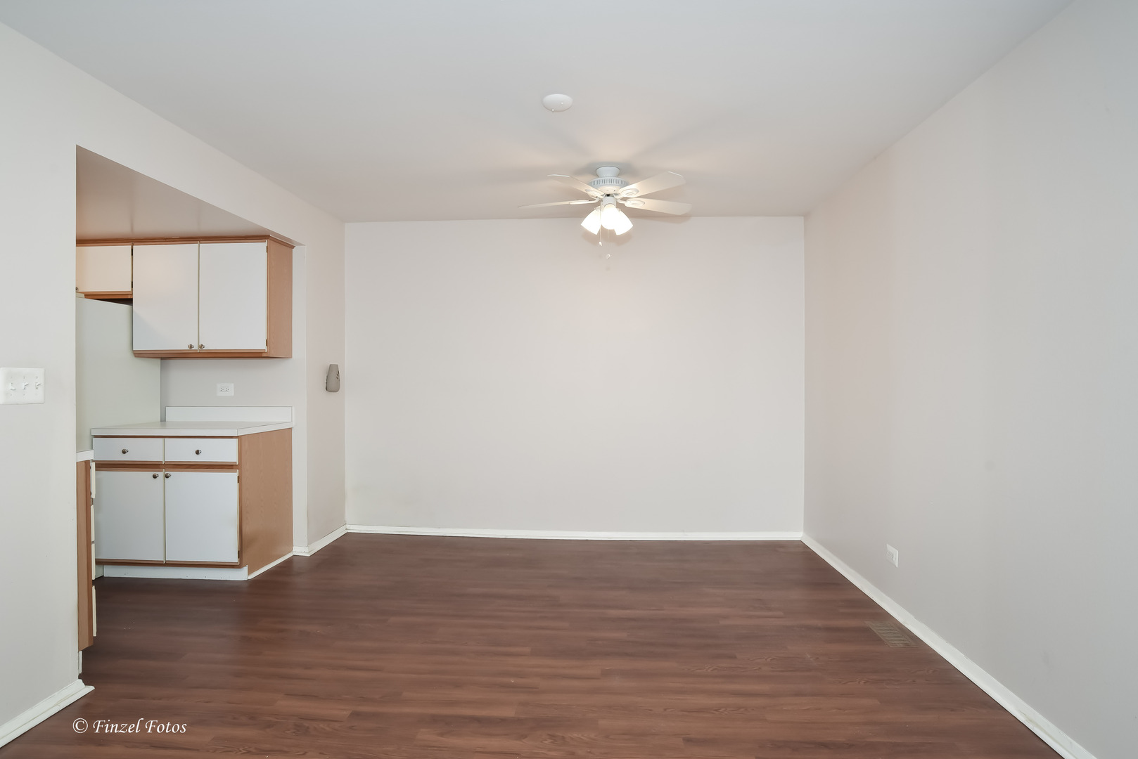 1940 Kenilworth Circle #H, Hoffman Estates, IL 60169