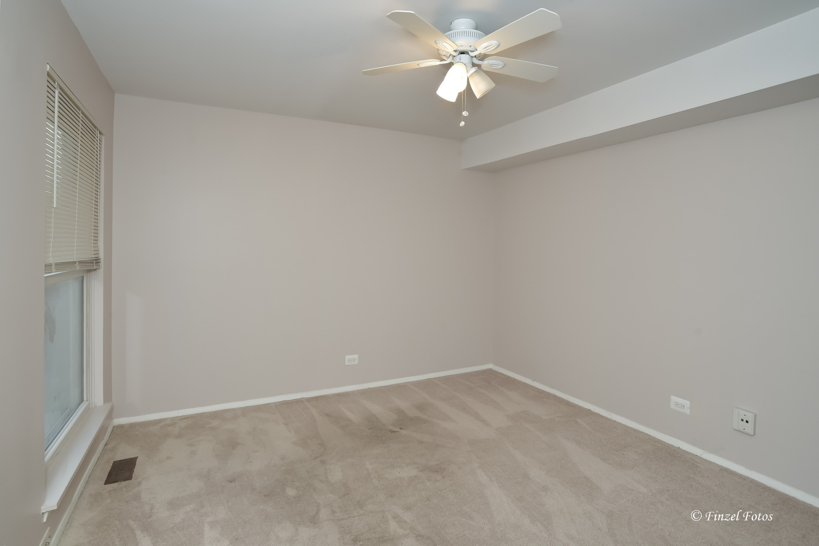 1940 Kenilworth Circle #H, Hoffman Estates, IL 60169