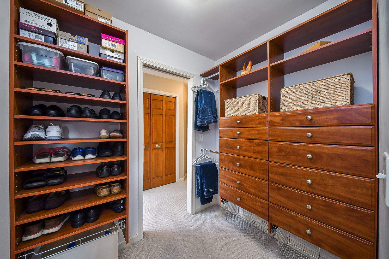 26W276 Thorngate Lane, Winfield, IL 60190