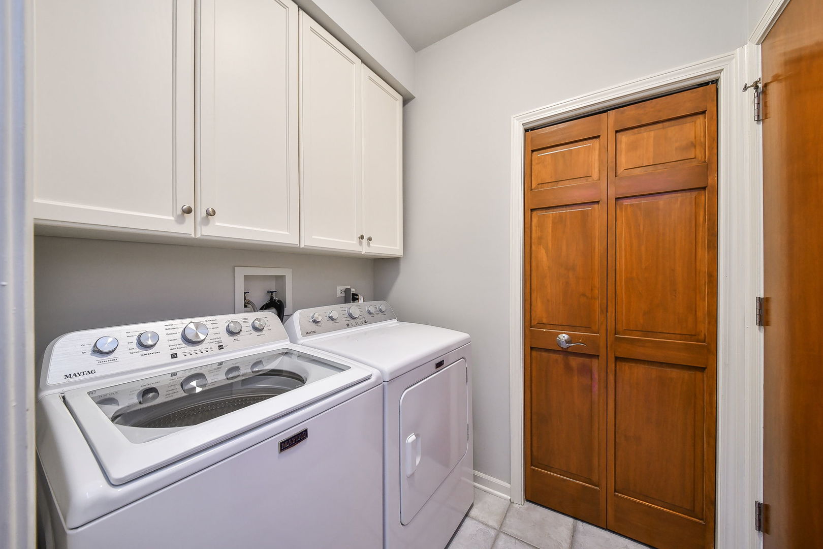 26W276 Thorngate Lane, Winfield, IL 60190