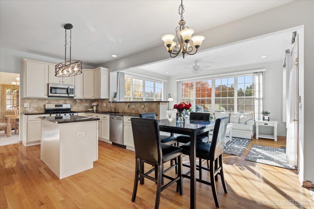 267 Chatsworth Avenue, Sugar Grove, IL 60554