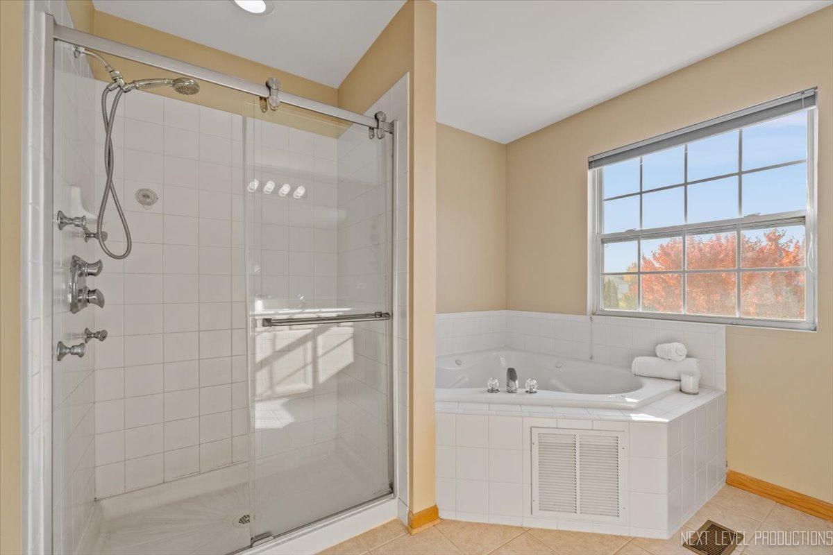 267 Chatsworth Avenue, Sugar Grove, IL 60554