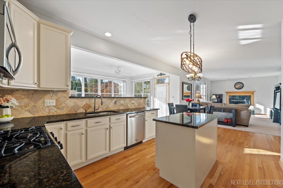 267 Chatsworth Avenue, Sugar Grove, IL 60554