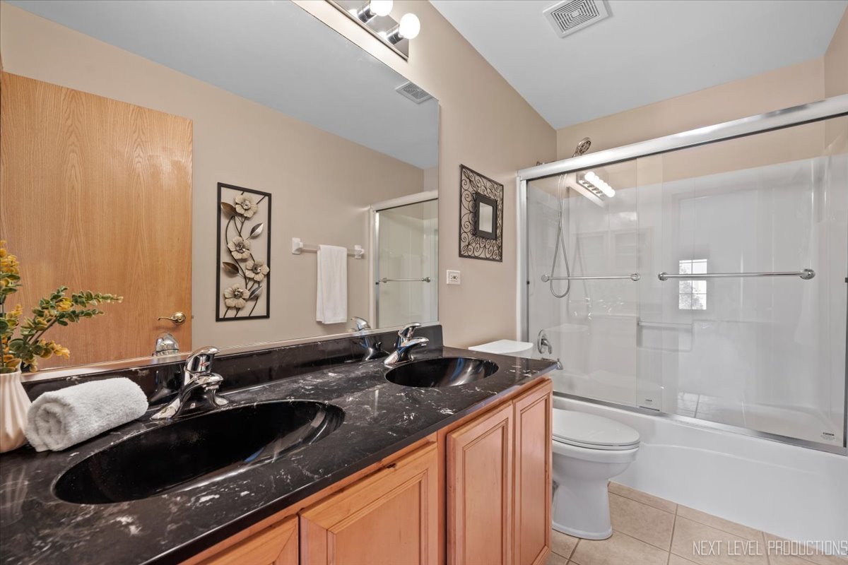 267 Chatsworth Avenue, Sugar Grove, IL 60554