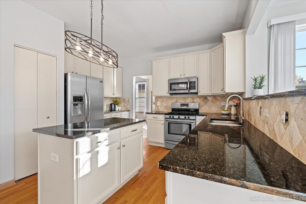 267 Chatsworth Avenue, Sugar Grove, IL 60554