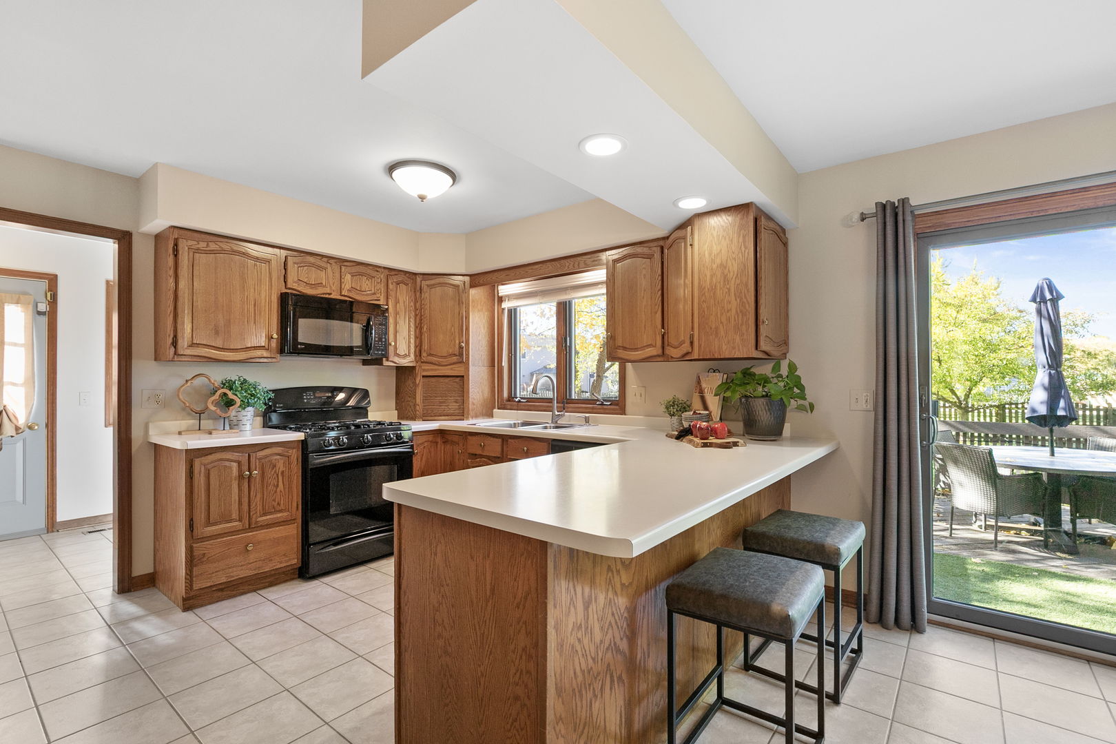 508 West Trail, Grayslake, IL 60030