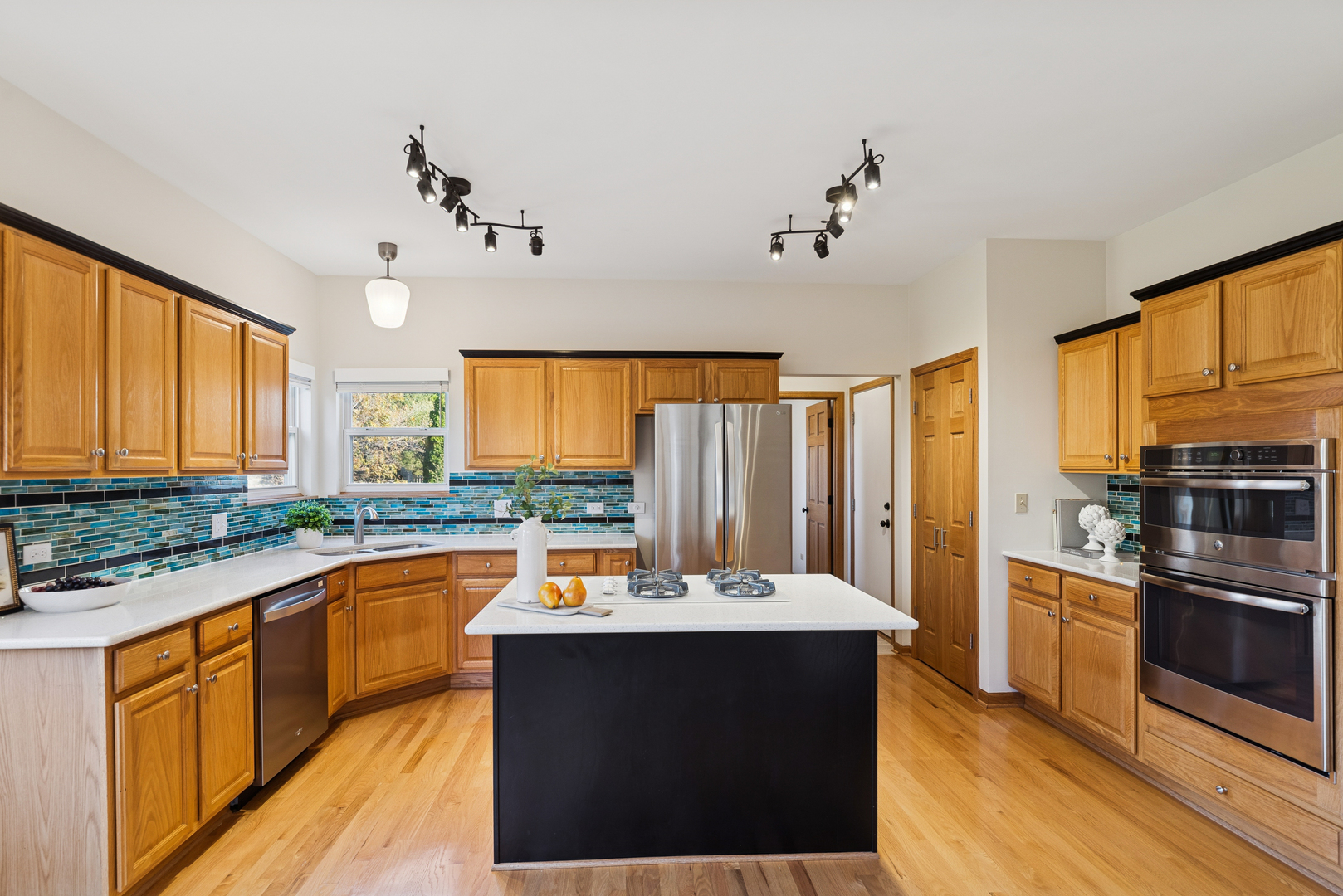 1162 Silo Hill Drive, Grayslake, IL 60030