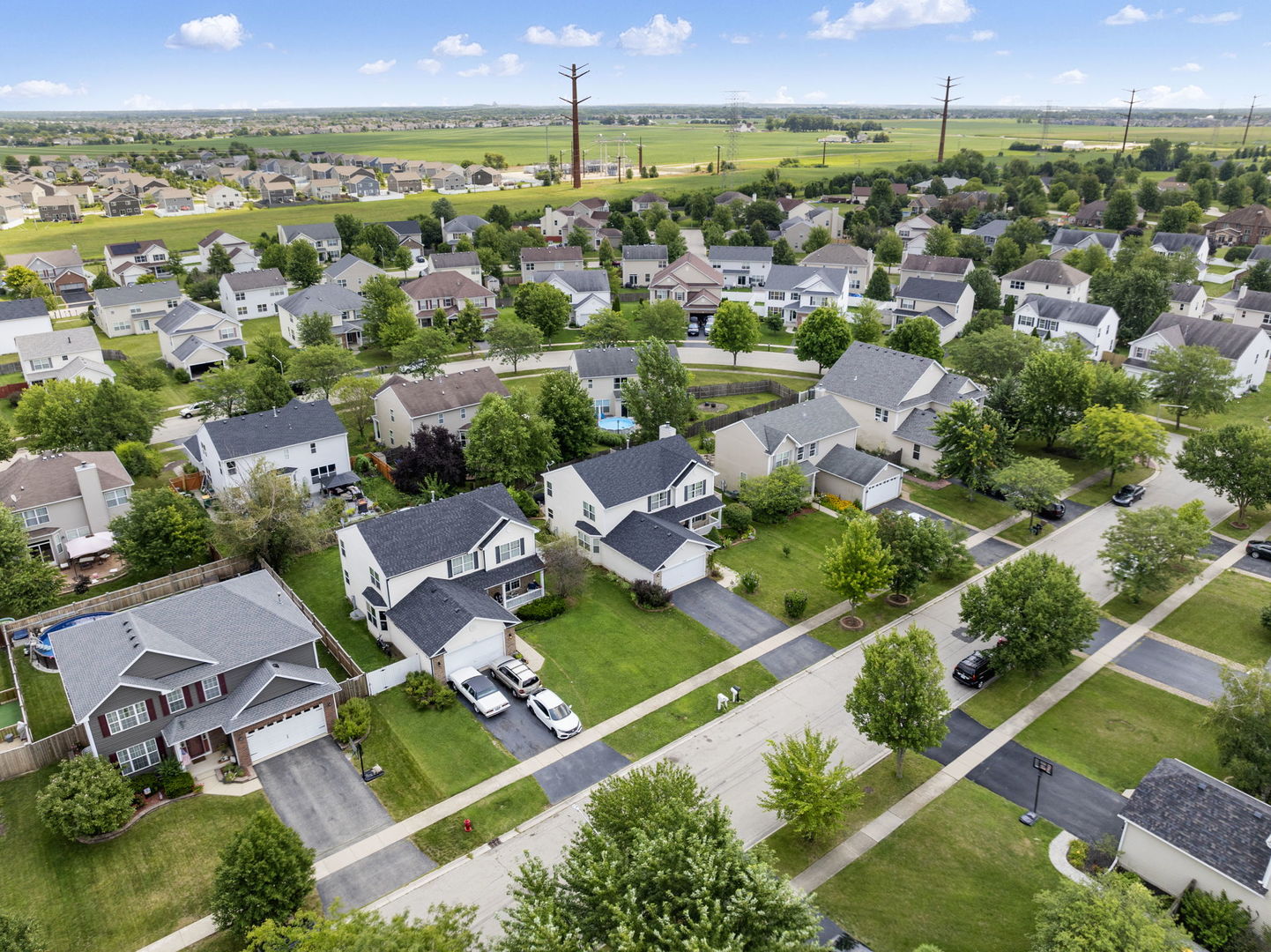 1300 Cambria Drive, Joliet, IL 60431