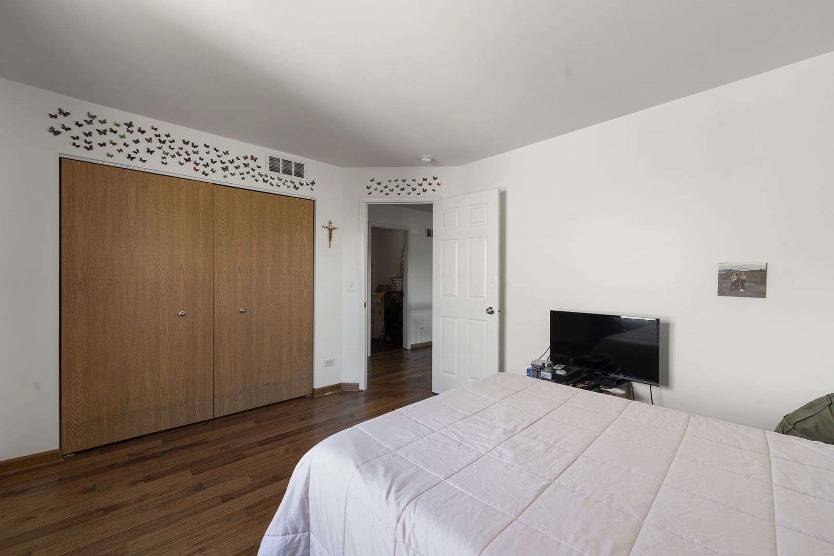 1300 Cambria Drive, Joliet, IL 60431