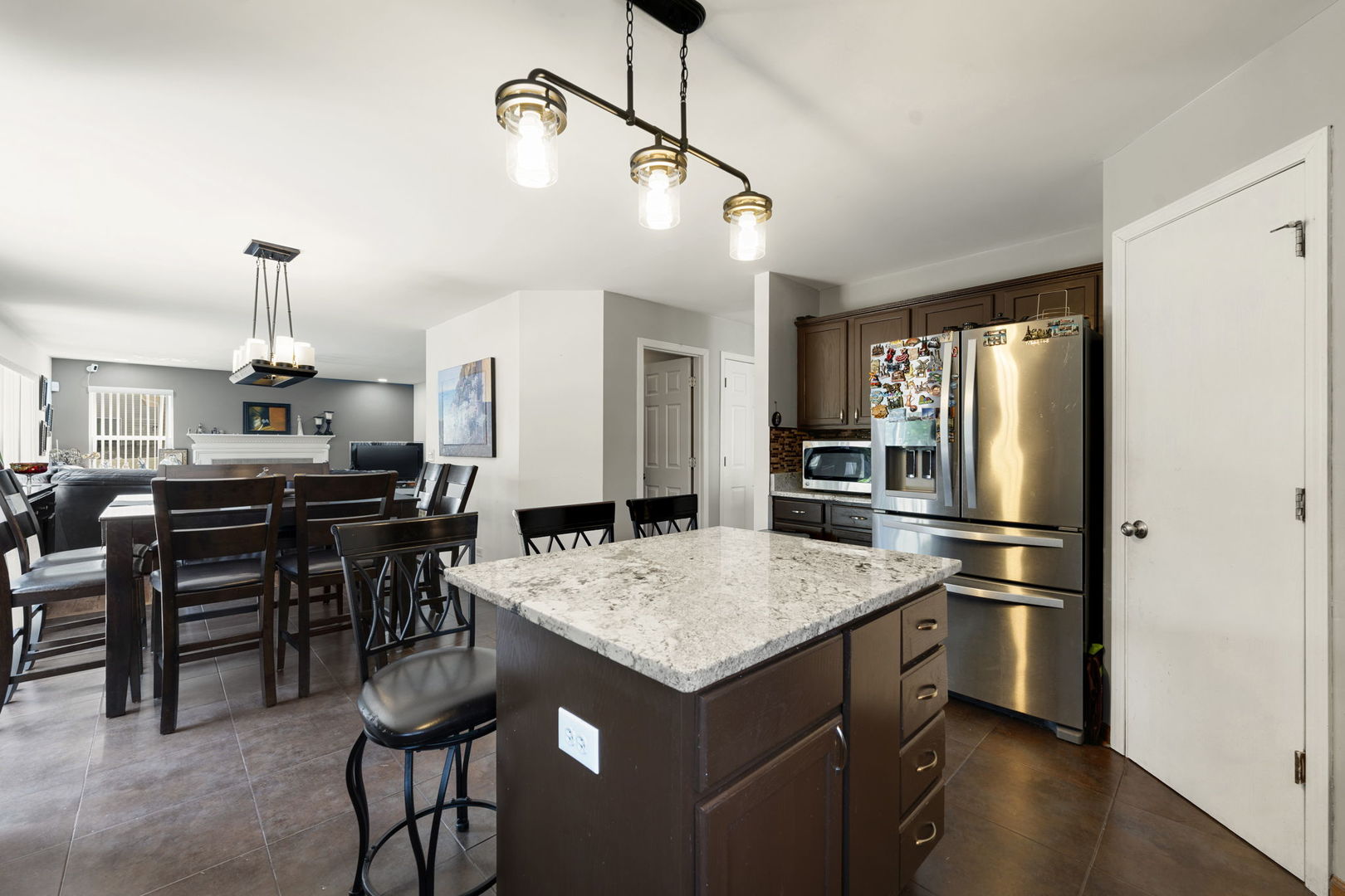 1300 Cambria Drive, Joliet, IL 60431