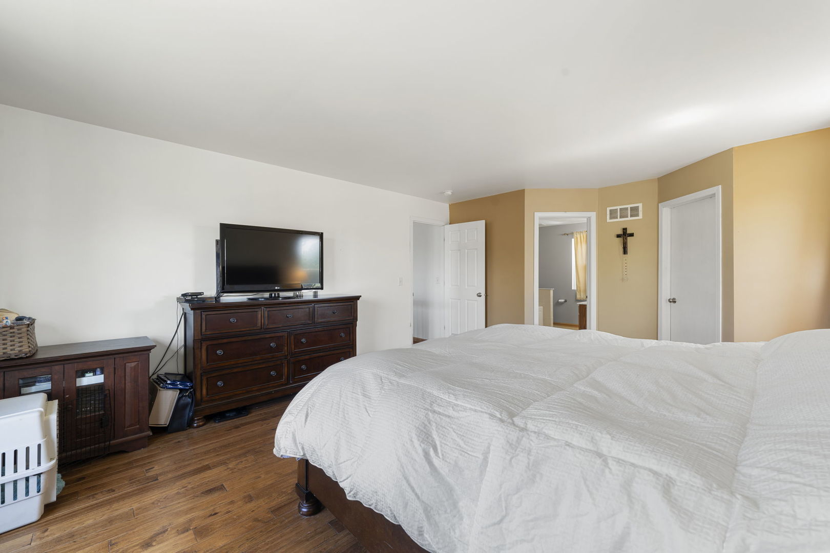 1300 Cambria Drive, Joliet, IL 60431