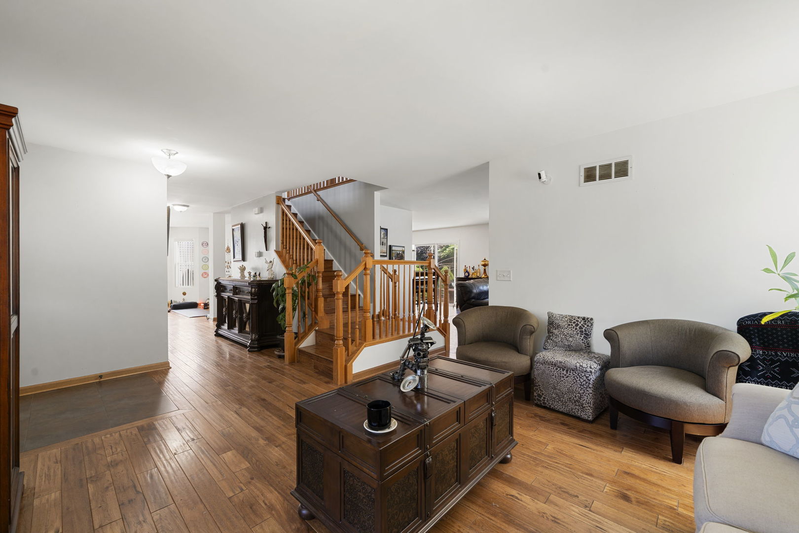 1300 Cambria Drive, Joliet, IL 60431