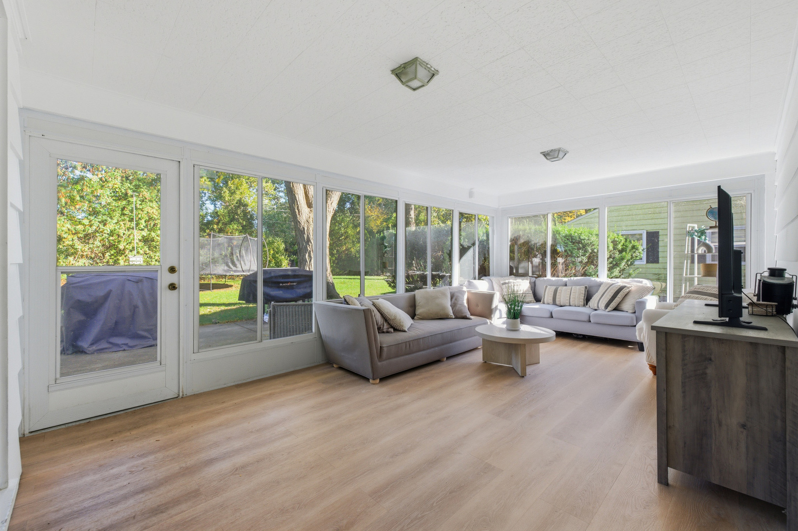 152 Aberdeen Drive, East Dundee, IL 60118