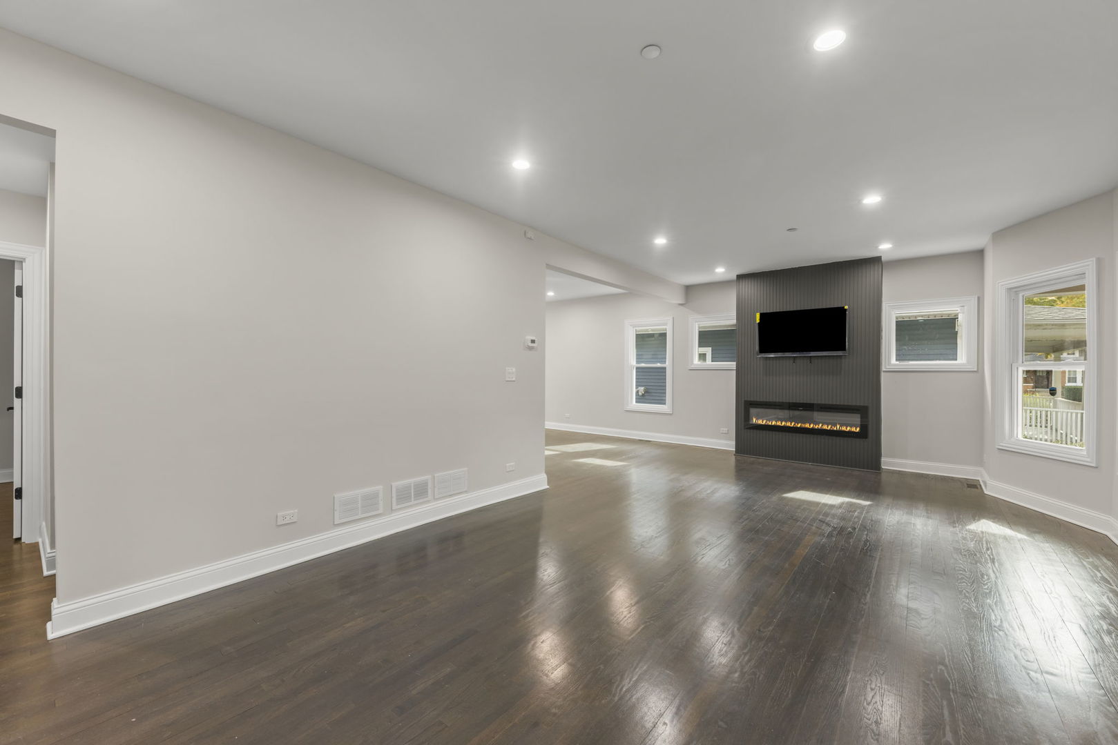 710 N Taylor Avenue, Oak Park, IL 60302