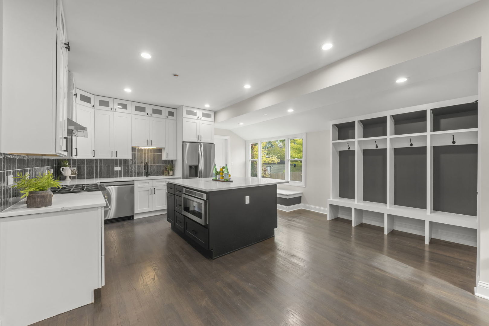 710 N Taylor Avenue, Oak Park, IL 60302