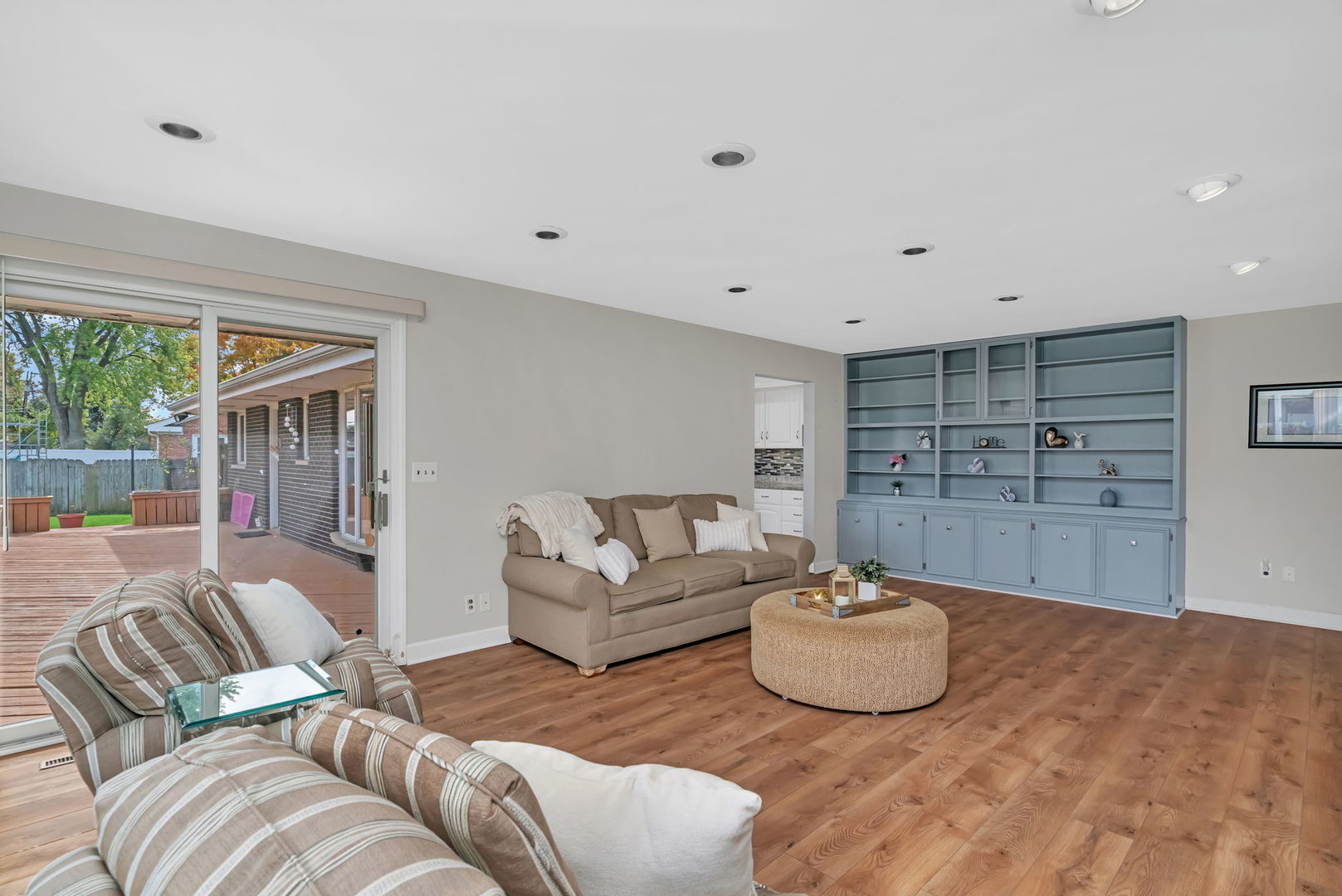 704 Lois Place, Joliet, IL 60435