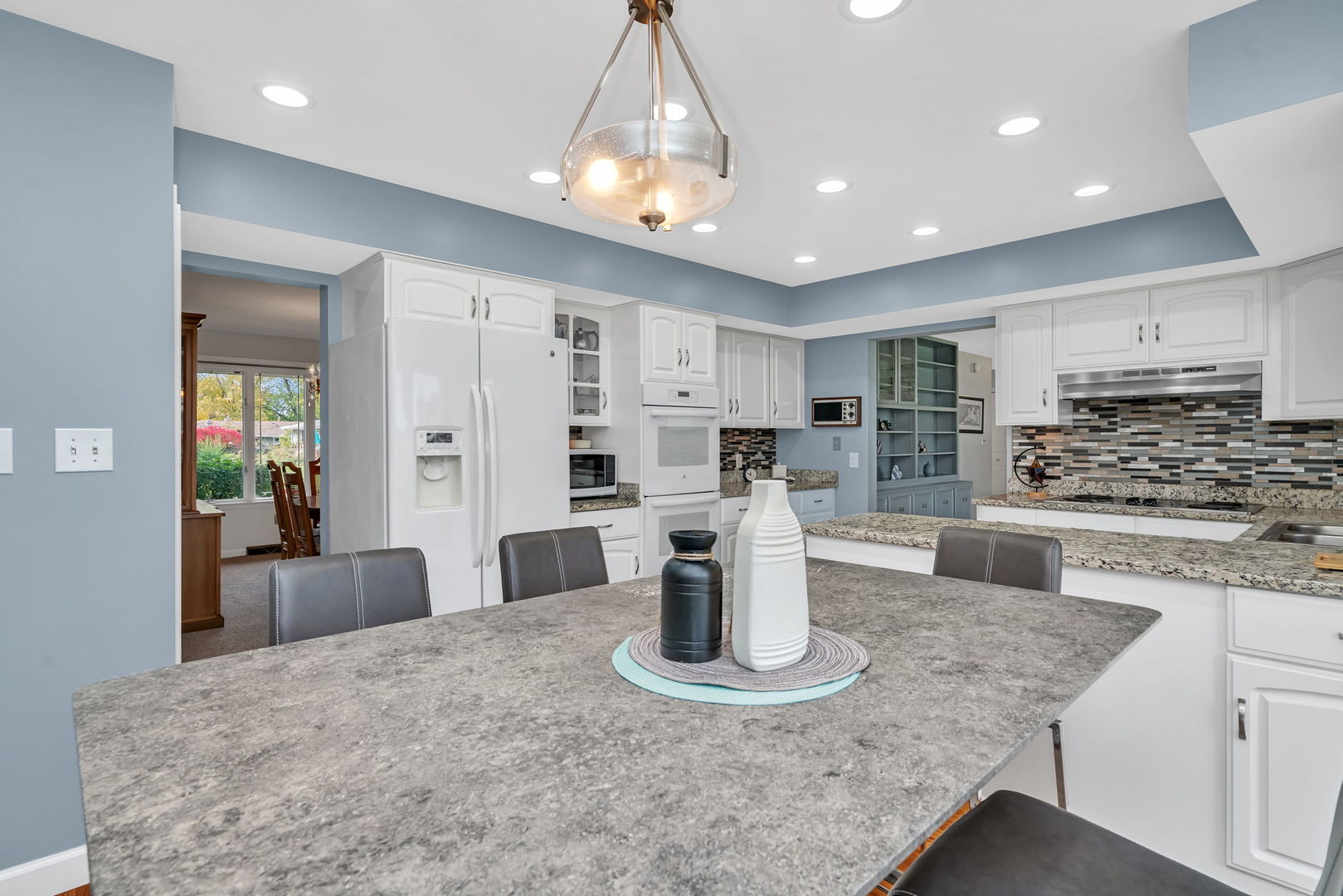 704 Lois Place, Joliet, IL 60435