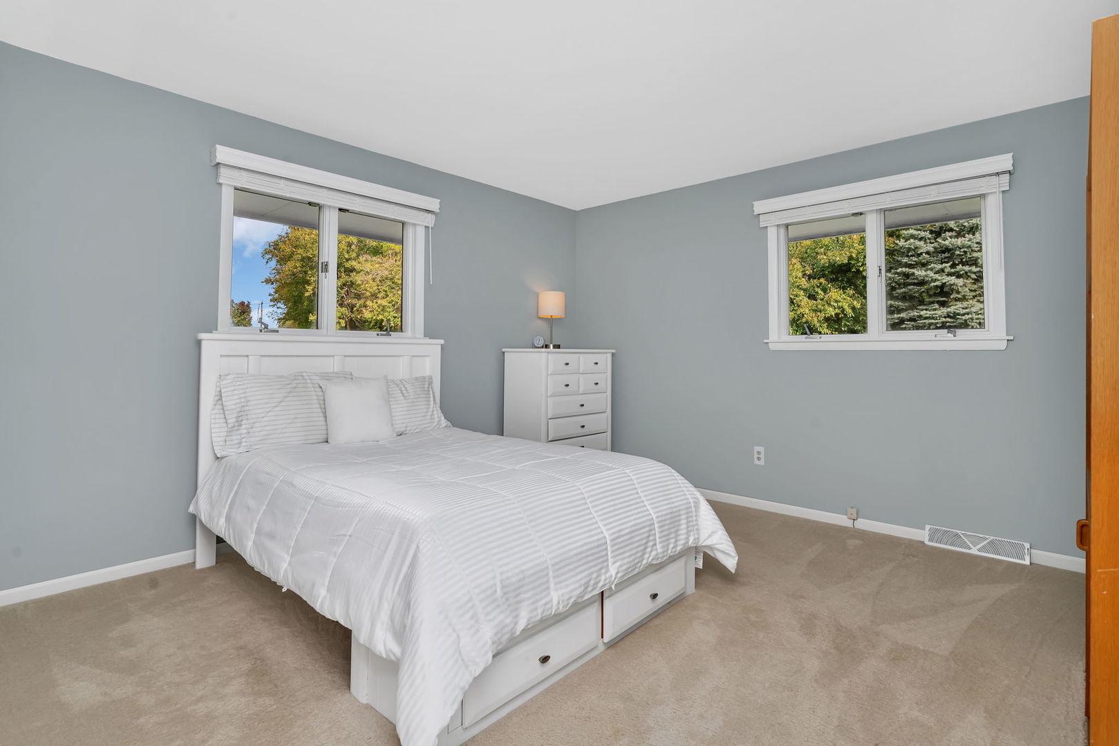 704 Lois Place, Joliet, IL 60435